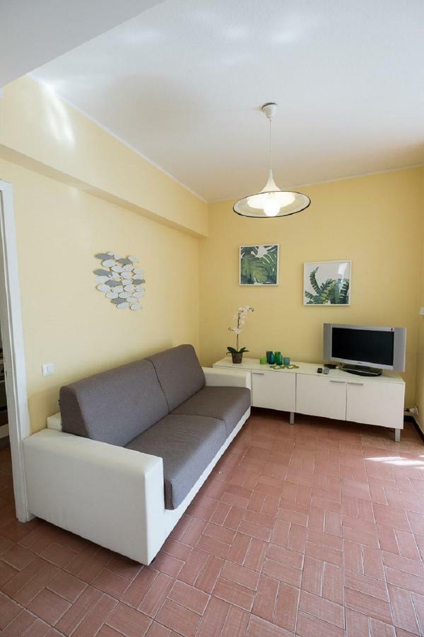 Mae'S Apartment Monterosso al Mare Luaran gambar