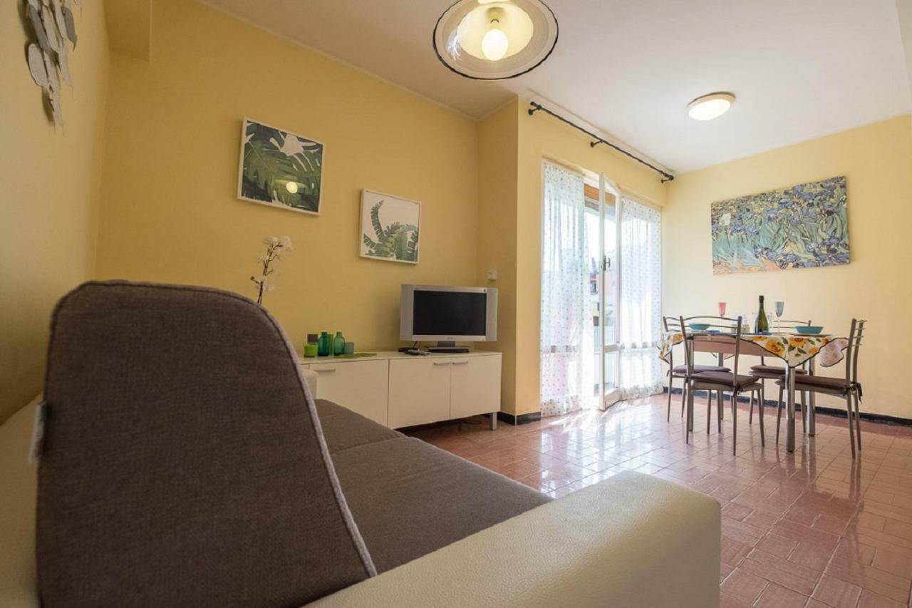 Mae'S Apartment Monterosso al Mare Luaran gambar