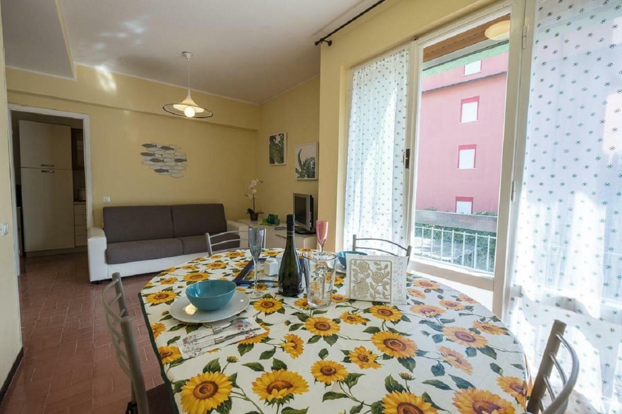 Mae'S Apartment Monterosso al Mare Luaran gambar
